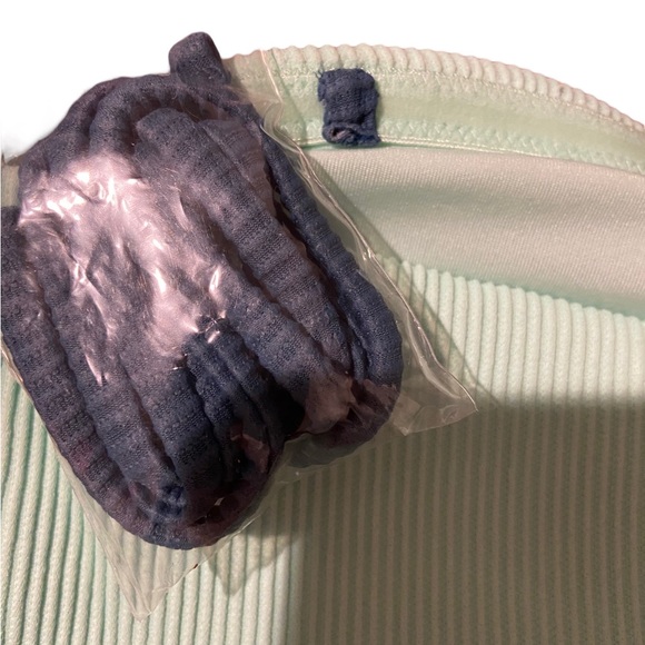 Rip Curl NWOT retro bandeau bikini top tags removed.  Size Small/ Medium - Picture 5 of 7